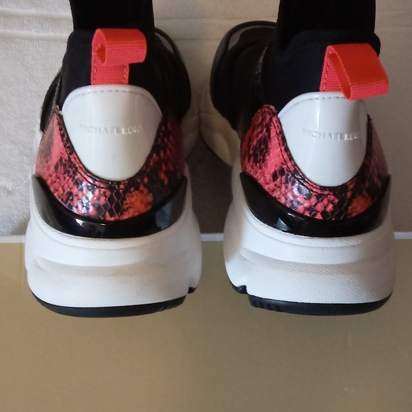 "New" Michael Kors Willow Slip On Scuba Sneakers - Picture 14 of 16